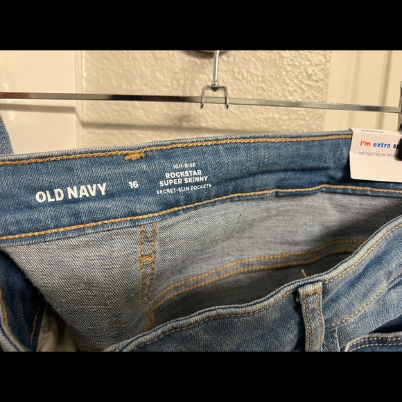 Old navy high rise rockstar super skinny jegging - Picture 2 of 2